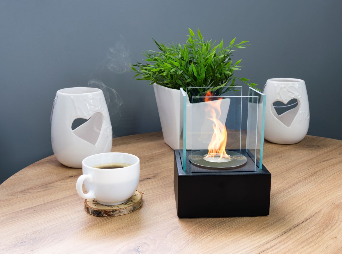 Bioethanol Tischkamin Smart mit Sicherheitsglas – Schwarz, 13x13x17 cm