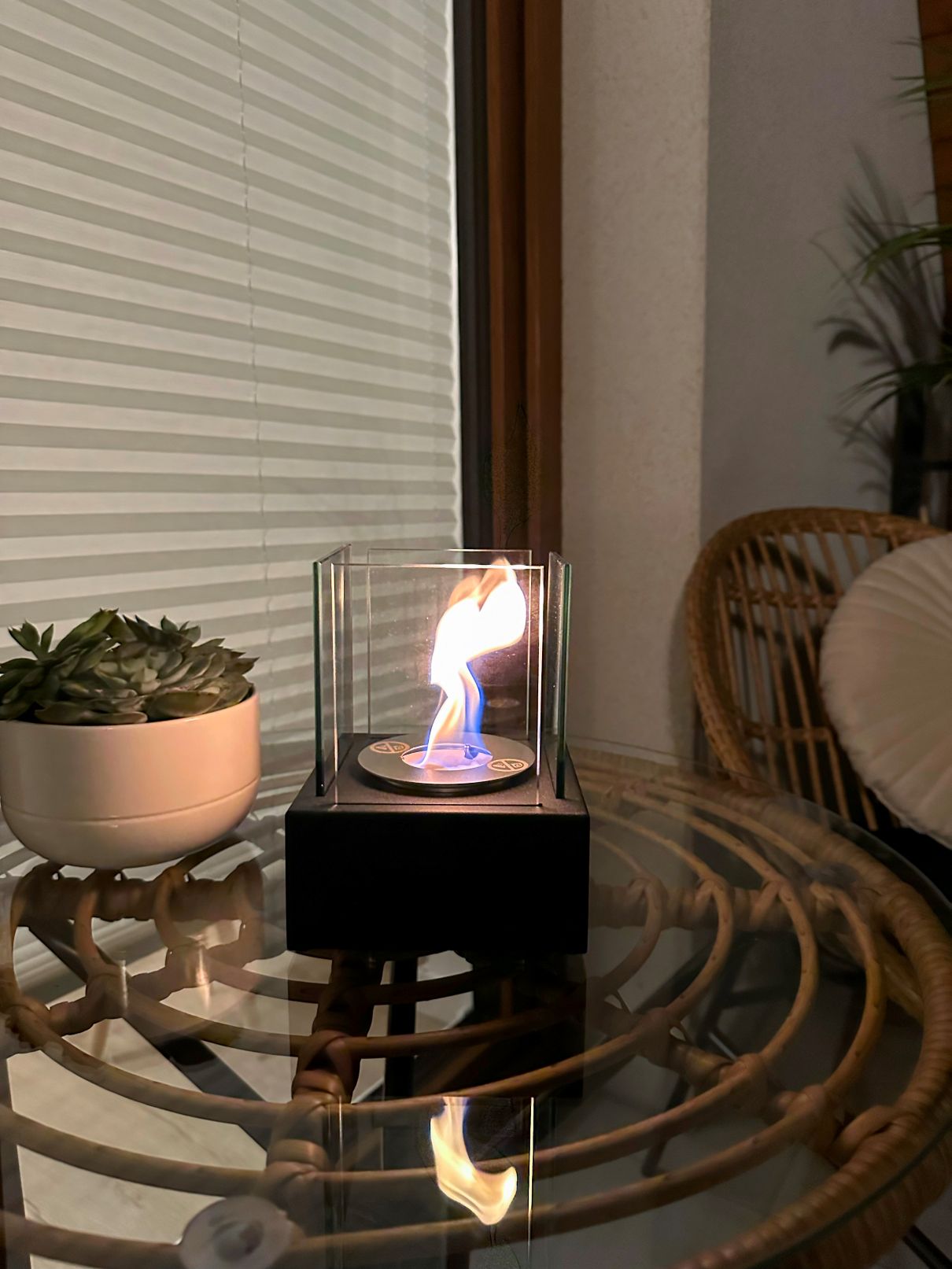 Bioethanol Tischkamin Smart mit Sicherheitsglas – Schwarz, 13x13x17 cm